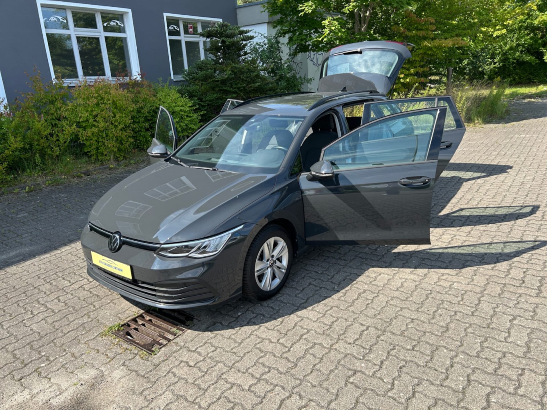 Volkswagen Golf Variant Life
