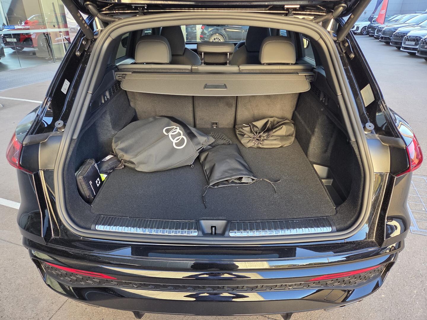 Image about Audi Q5 SUV e-hybrid quattro S tronic