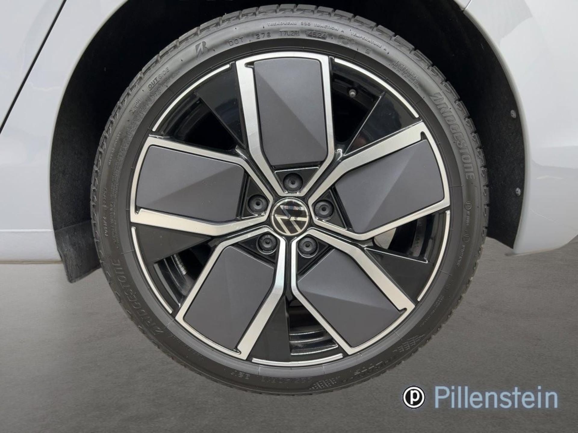 Volkswagen Golf Style