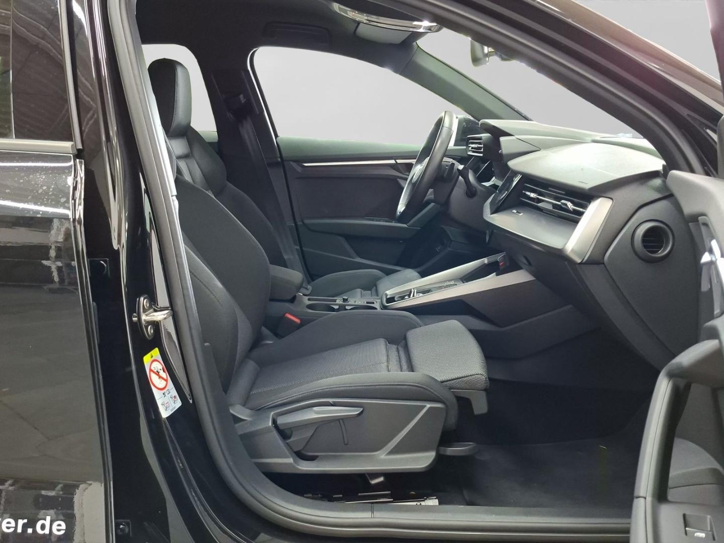 Bild über Audi A3 Sportback TFSI e 40 TFSI e S tronic - für weitere Informationen kontaktieren Sie den Audi Partner