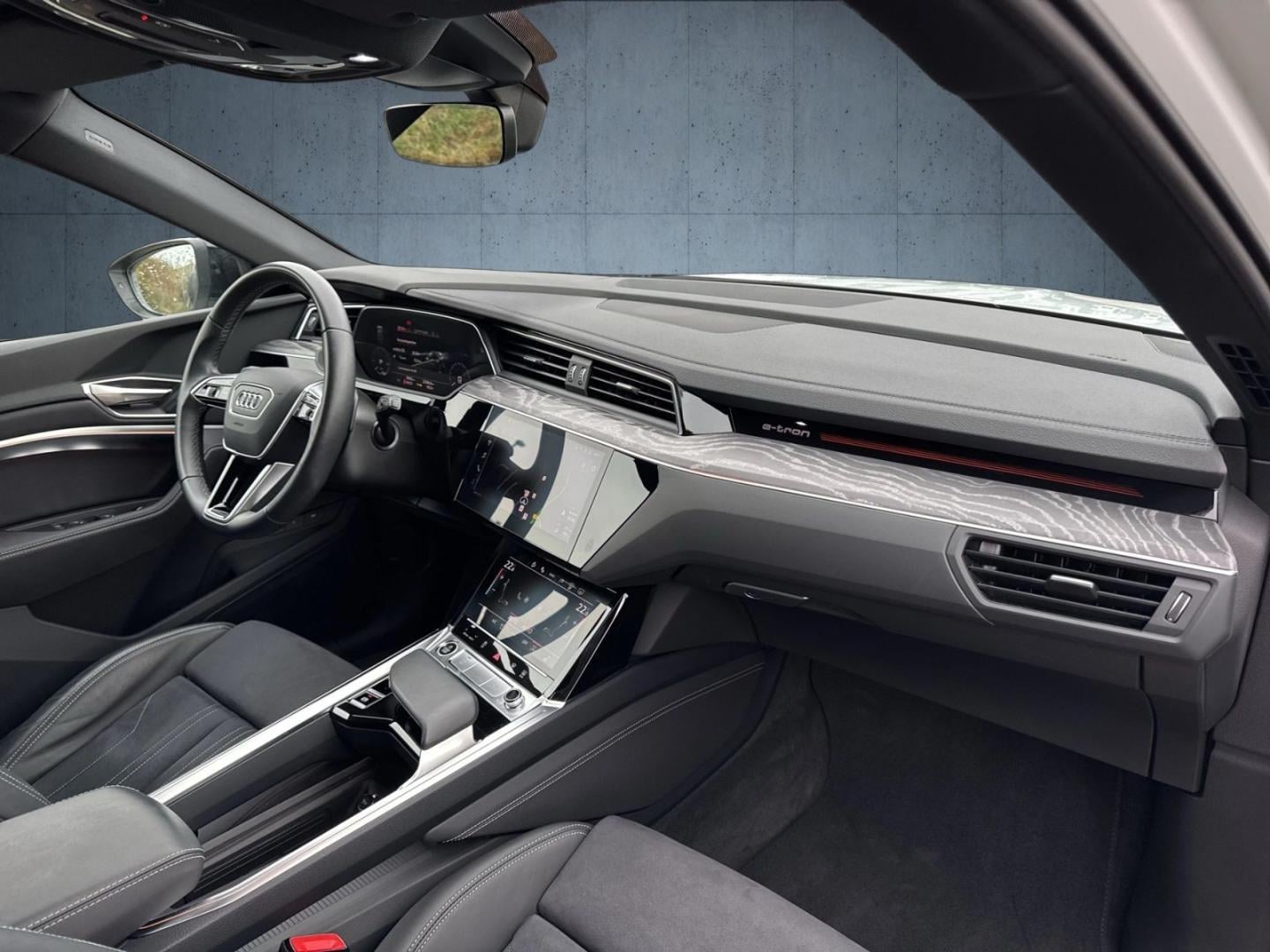 Bild über Audi Q8 e-tron S line 50 e-tron quattro - für weitere Informationen kontaktieren Sie den Audi Partner