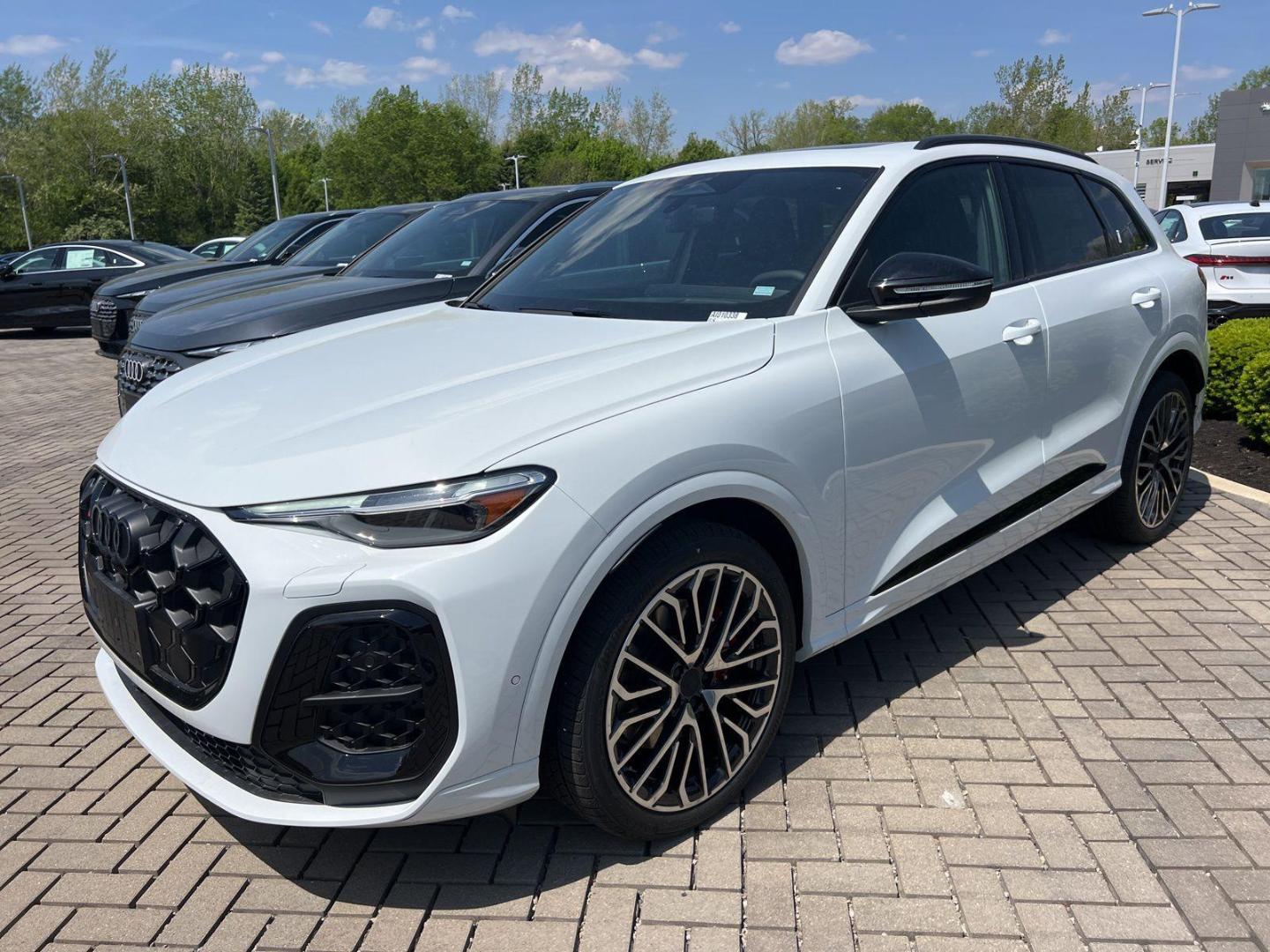 2026 Audi SQ5 Premium Plus quattro's photo