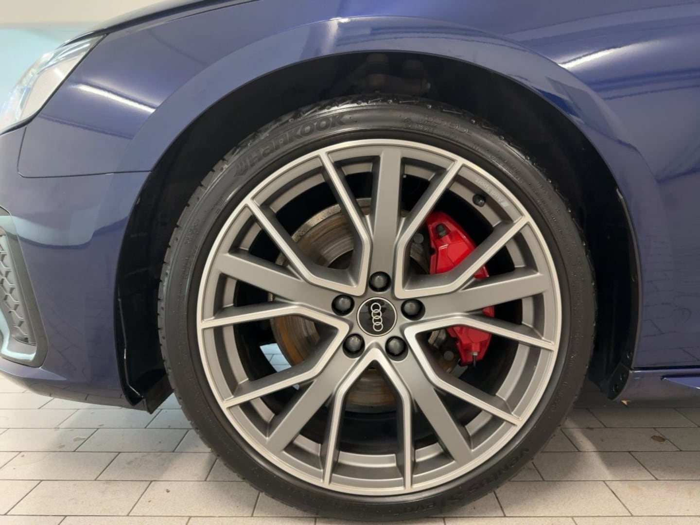 Bild über Audi A4 Avant S line 45 TFSI quattro S tronic - für weitere Informationen kontaktieren Sie den Audi Partner