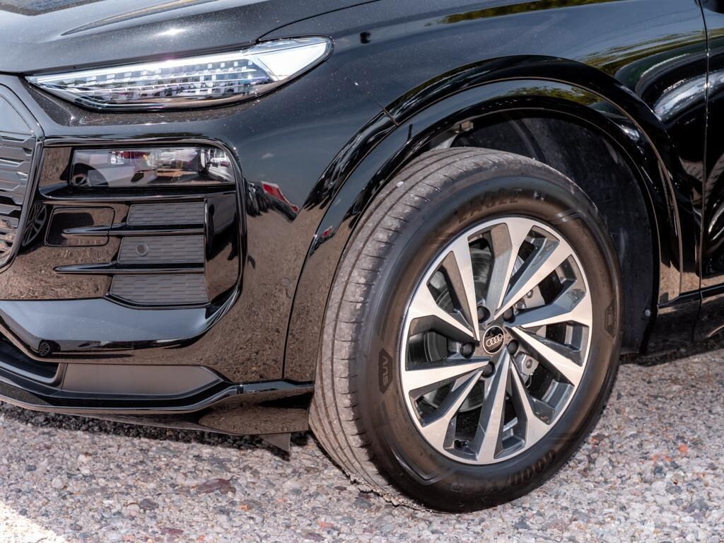 Image about Audi Q6 SUV e-tron e-tron quattro