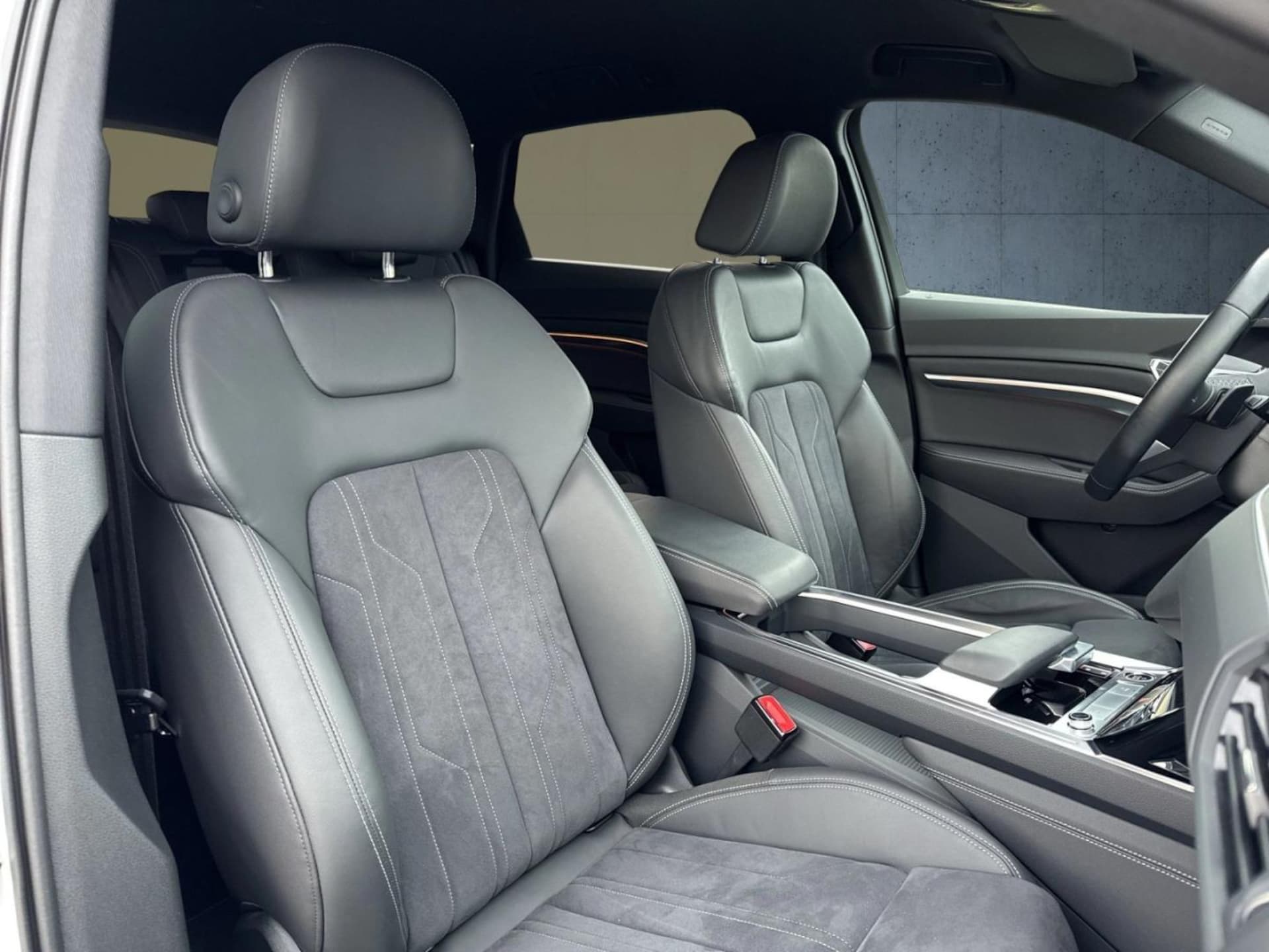 Audi Q8 e-tron S line