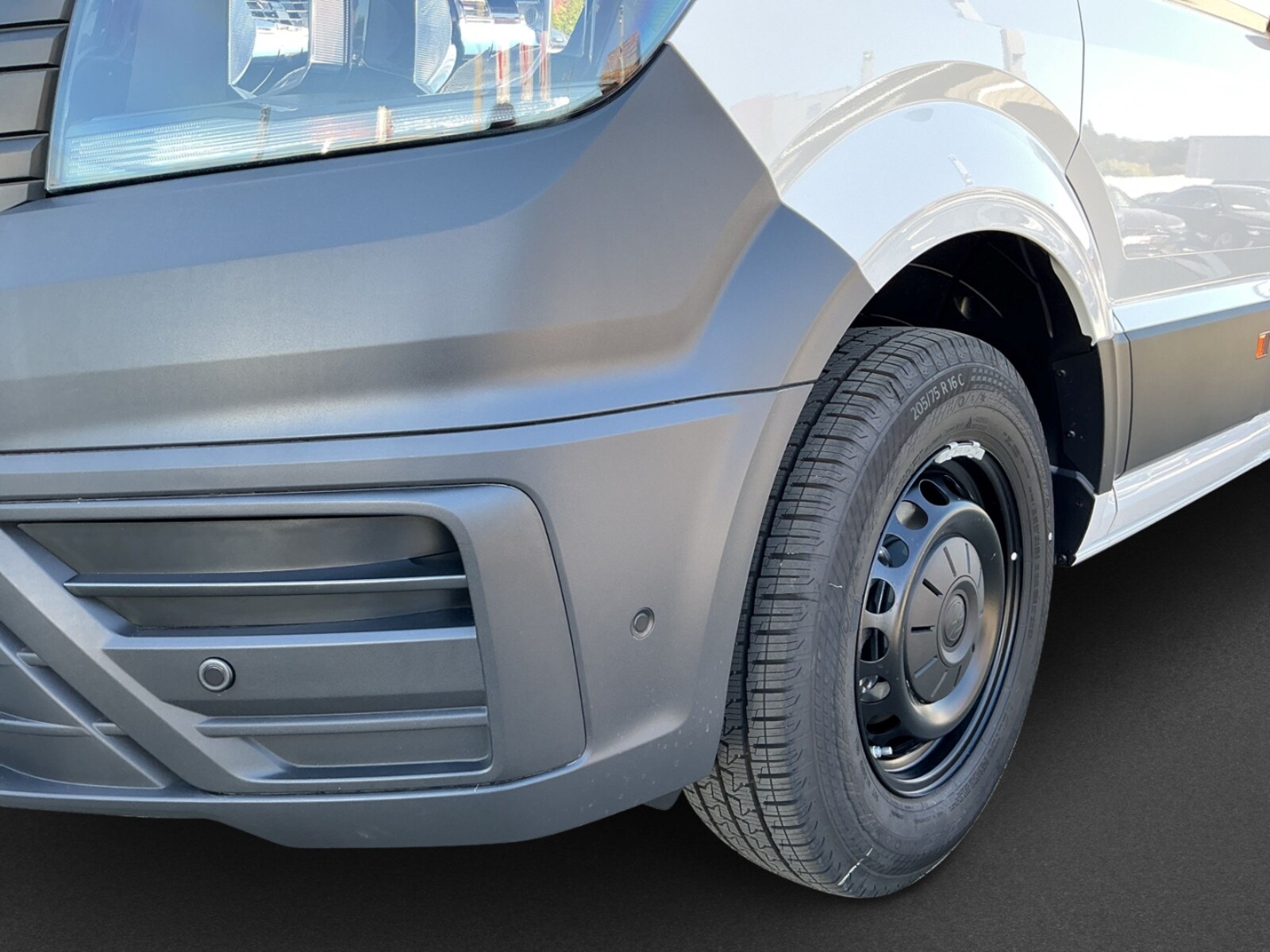 Volkswagen Crafter Kasten mittlerer Radstand – Bild 4