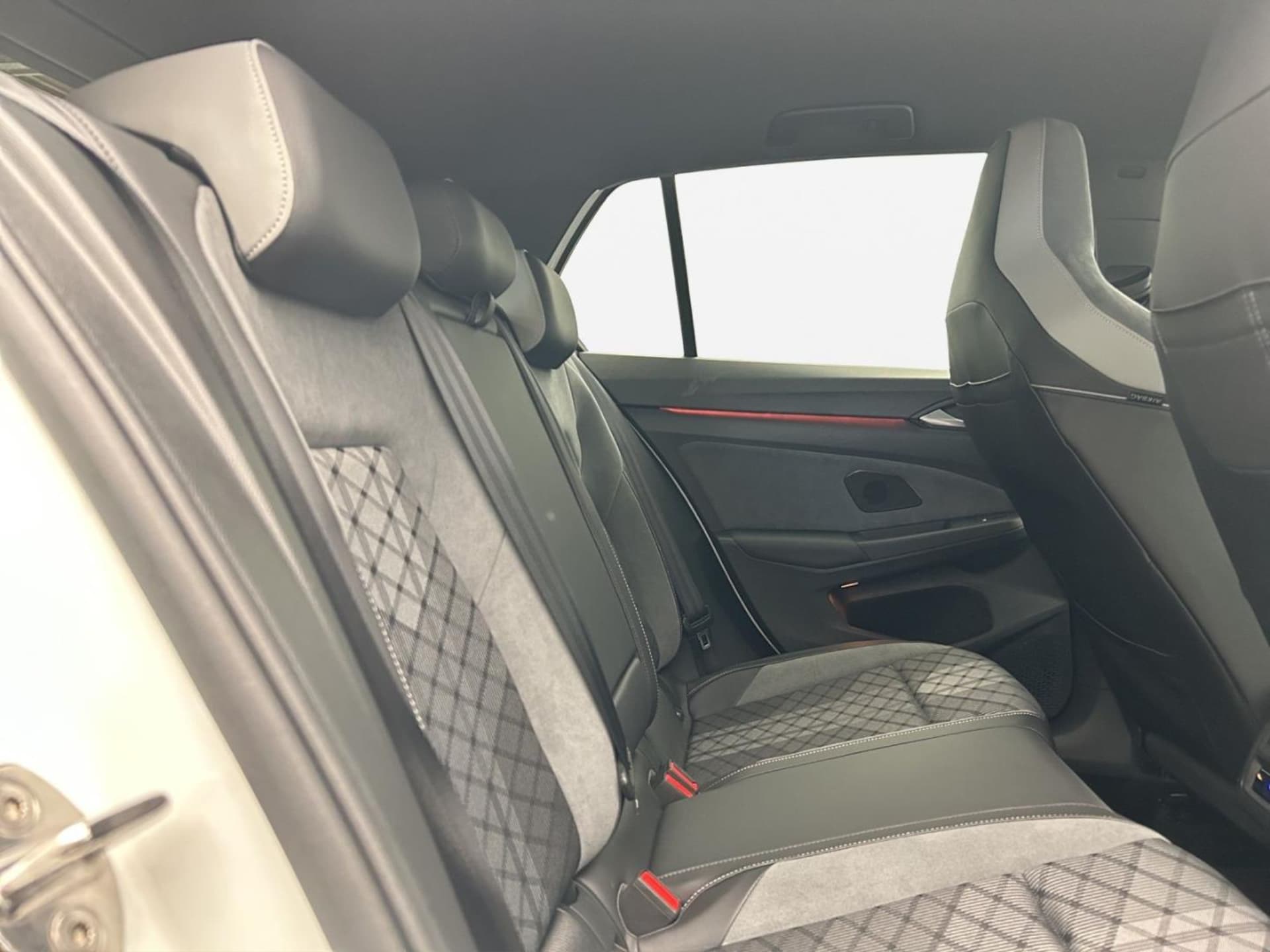 Volkswagen Golf R-Line