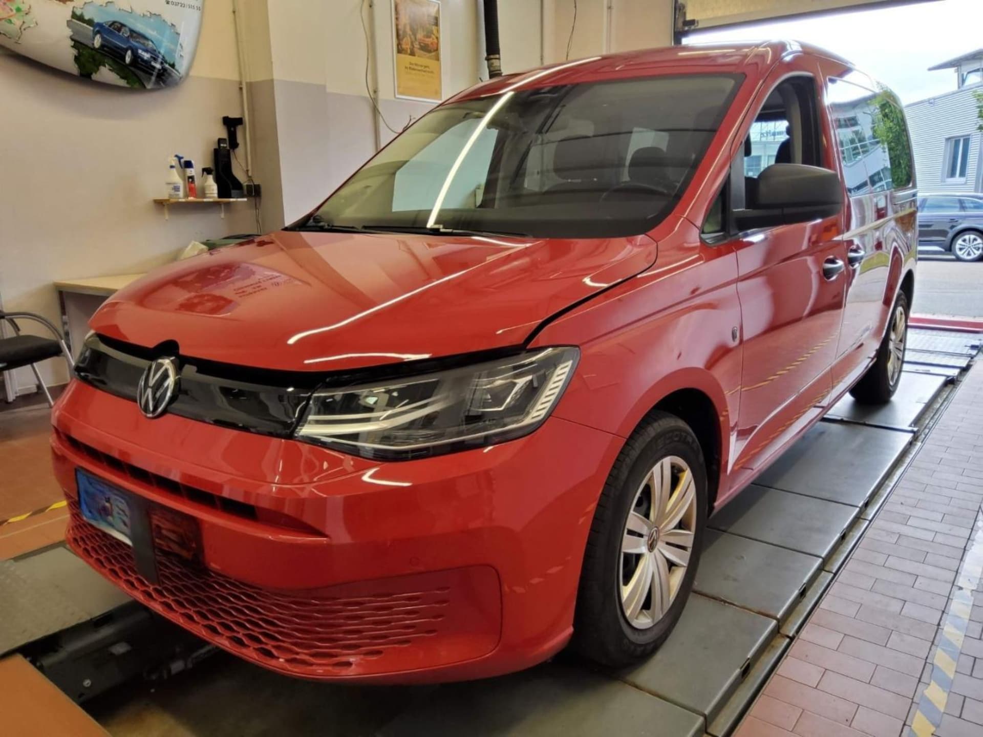Volkswagen Caddy Maxi Kombi Basis-Modell