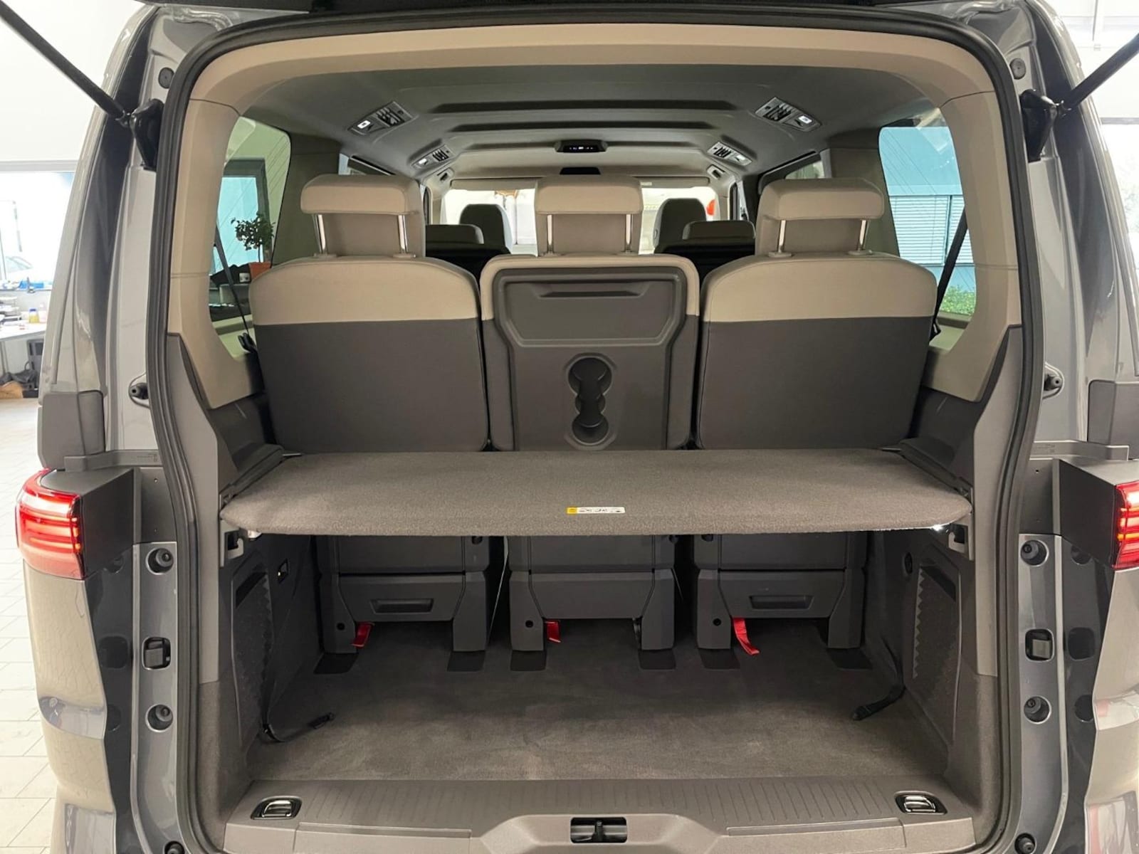 Volkswagen Multivan Langversion – Bild 15