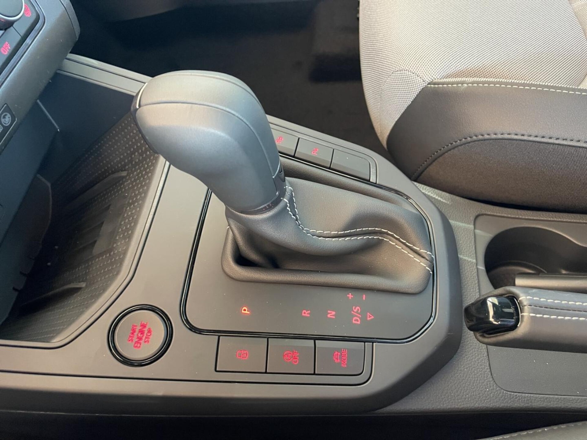 SEAT Arona FR