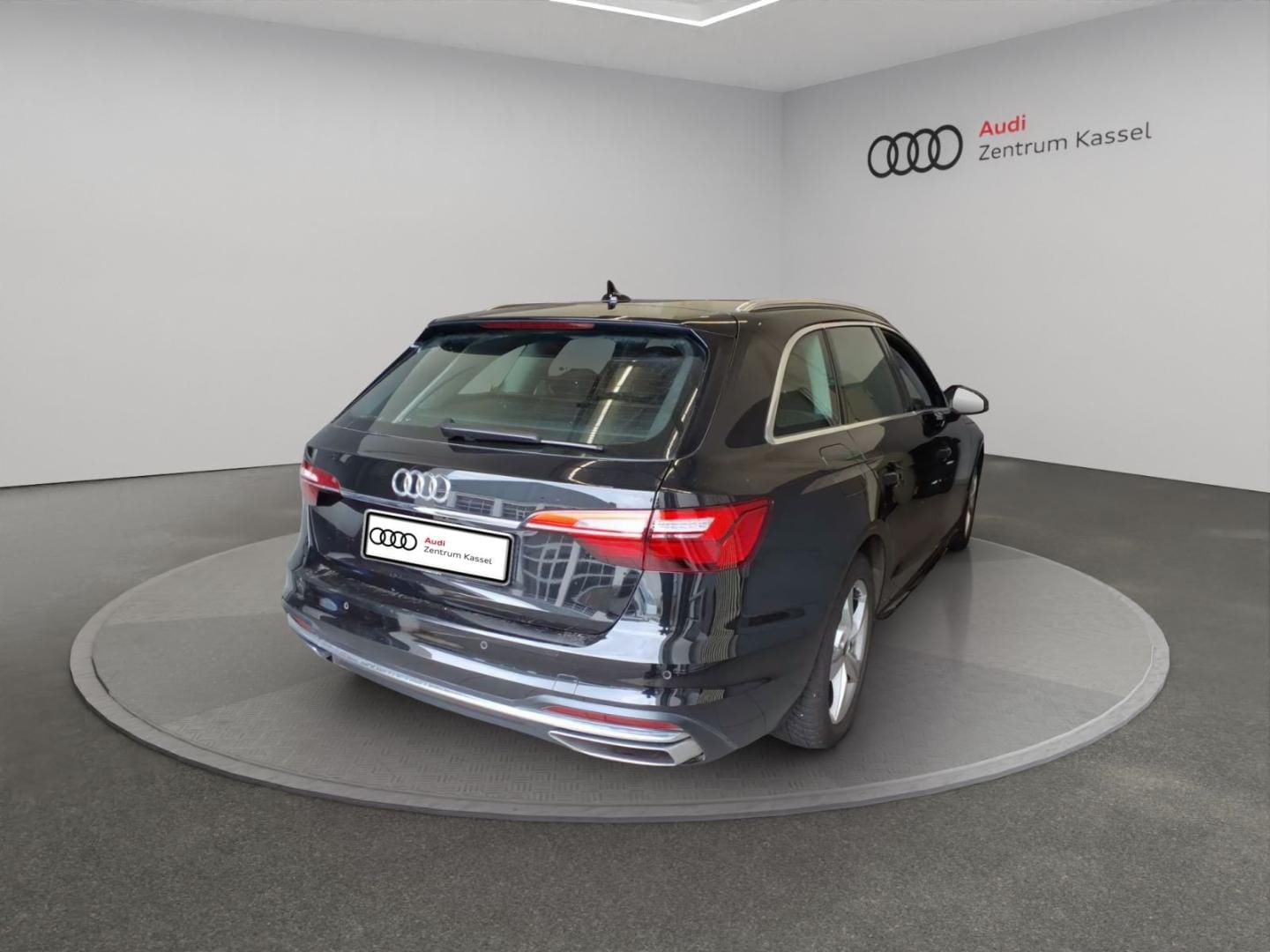 Bild über Audi A4 Avant advanced 35 TFSI S tronic - für weitere Informationen kontaktieren Sie den Audi Partner