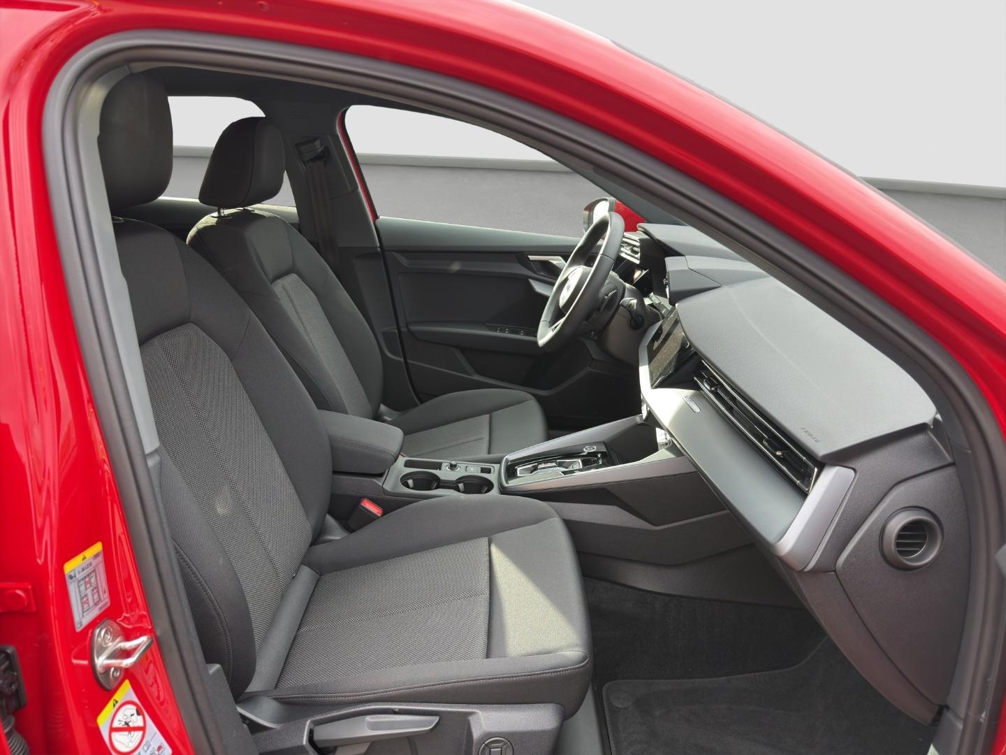 Bild über Audi A3 allstreet 35 TFSI S tronic - für weitere Informationen kontaktieren Sie den Audi Partner