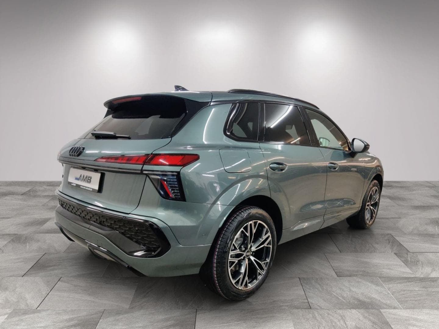 Bild über Audi Q3 SUV TFSI 110 kW S tronic - für weitere Informationen kontaktieren Sie den Audi Partner