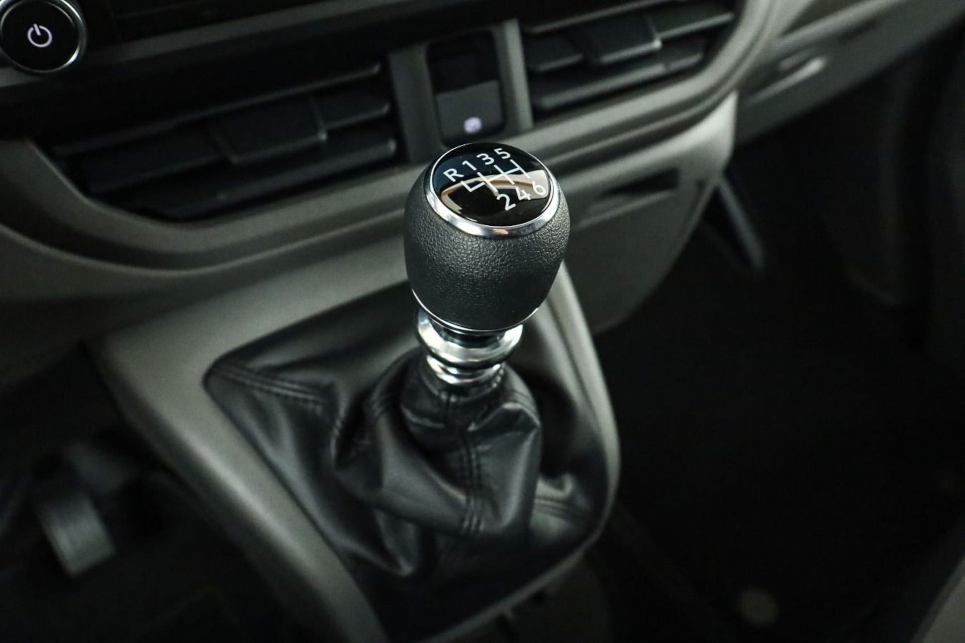 Volkswagen Transporter Kasten langer Radstand