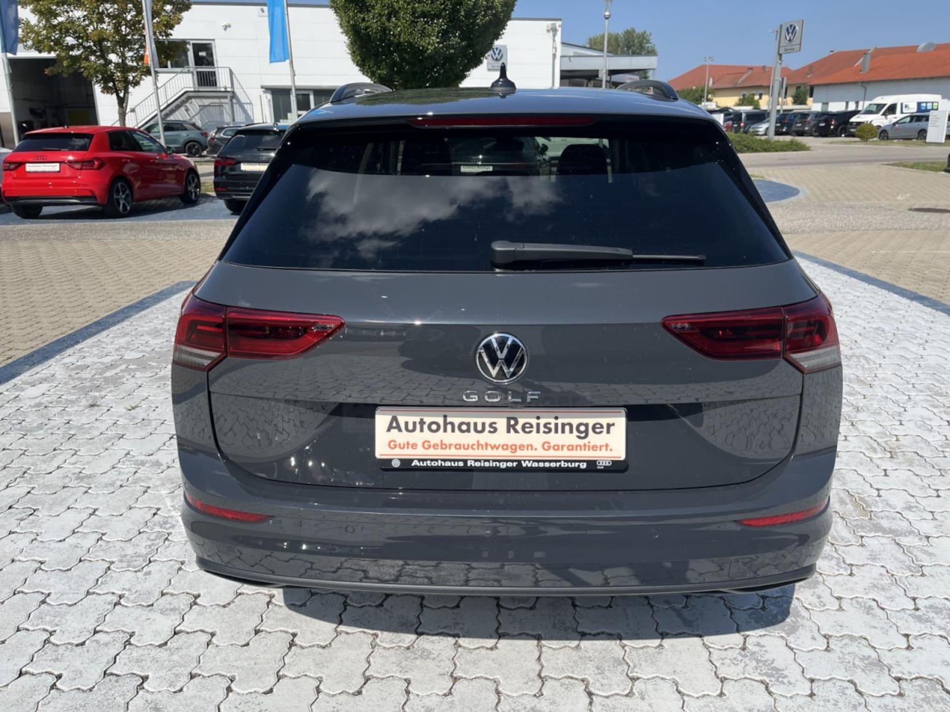 Volkswagen Golf Variant Life