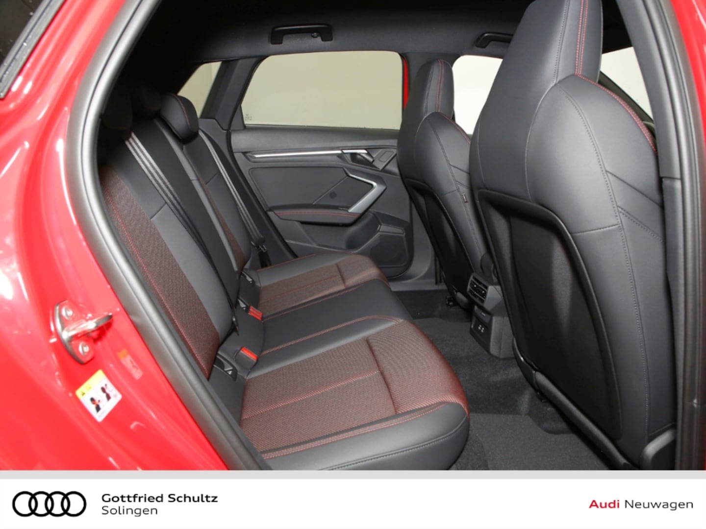 Bild über Audi A3 Sportback S line 30 TFSI S tronic - für weitere Informationen kontaktieren Sie den Audi Partner