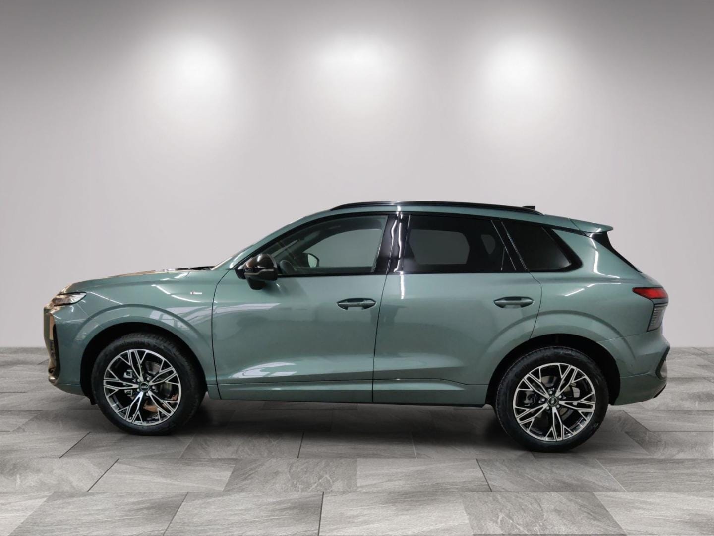 Bild über Audi Q3 SUV TFSI 110 kW S tronic - für weitere Informationen kontaktieren Sie den Audi Partner