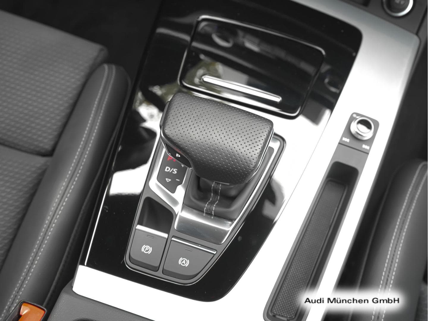 Bild über Audi Q5 TFSI e S line 55 TFSI e quattro S tronic - für weitere Informationen kontaktieren Sie den Audi Partner