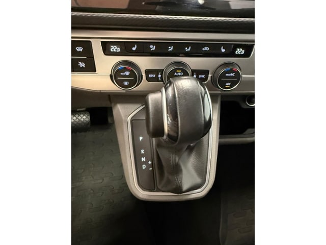 Volkswagen T6.1 Caravelle larger