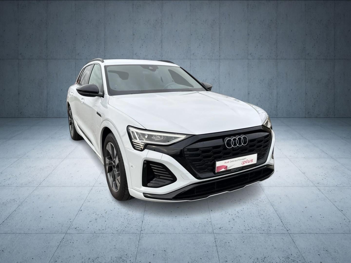 Bild über Audi Q8 e-tron S line 50 e-tron quattro - für weitere Informationen kontaktieren Sie den Audi Partner