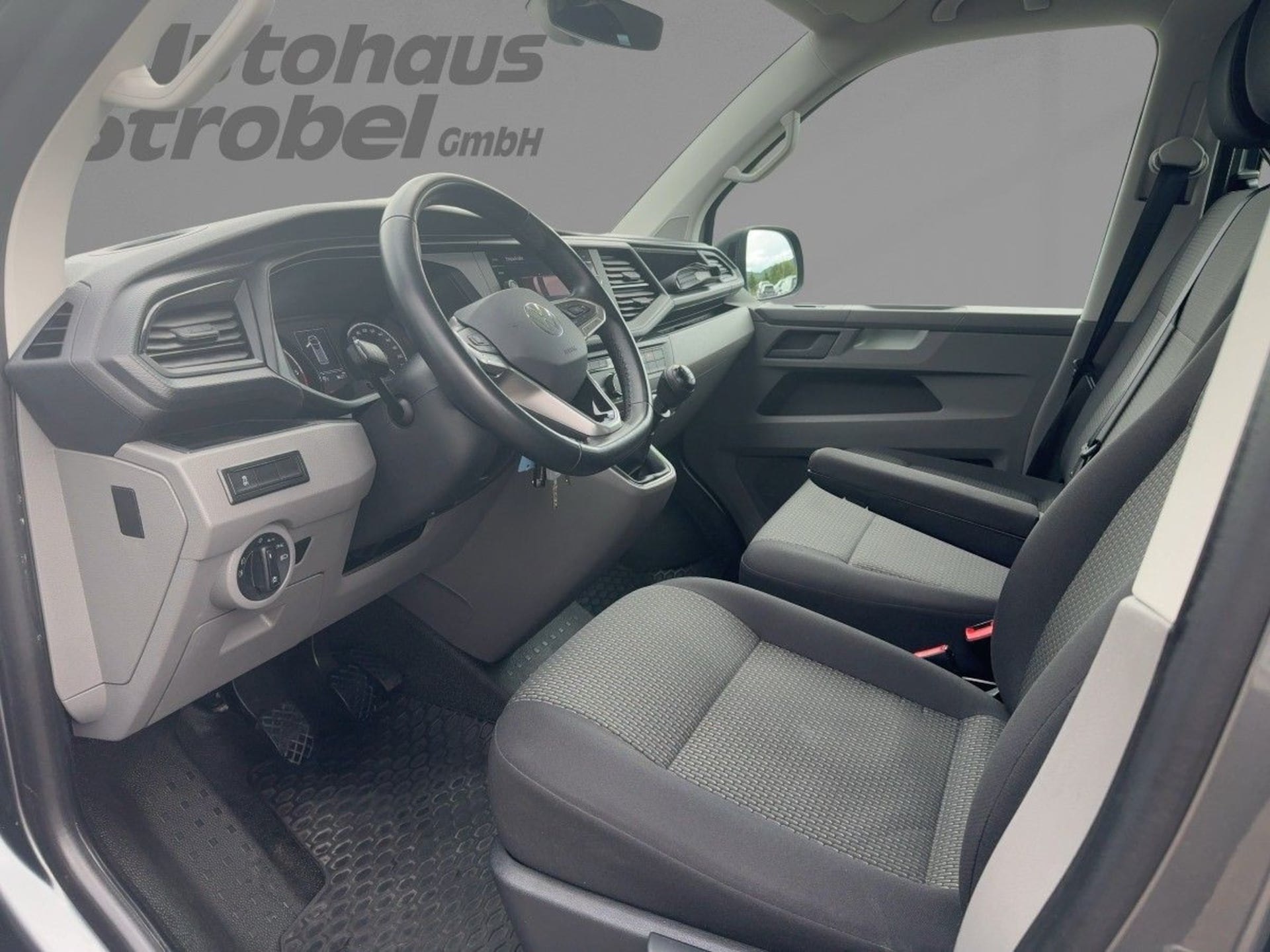 Volkswagen T6.1 Transporter Kombi langer Radstand