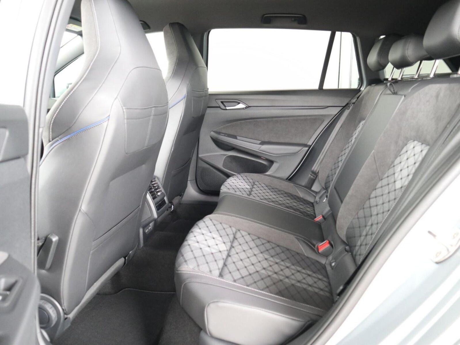 Volkswagen Golf Variant – Bild 7