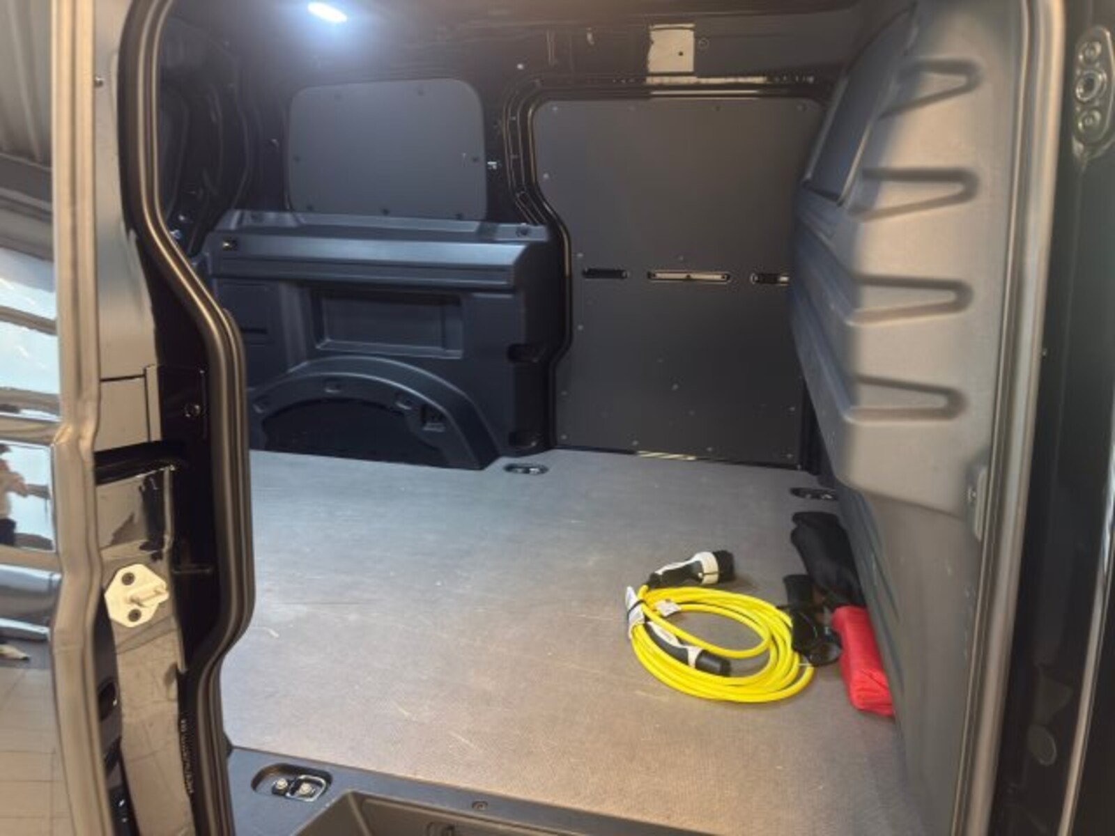 Volkswagen ID. Buzz Cargo – Bild 14