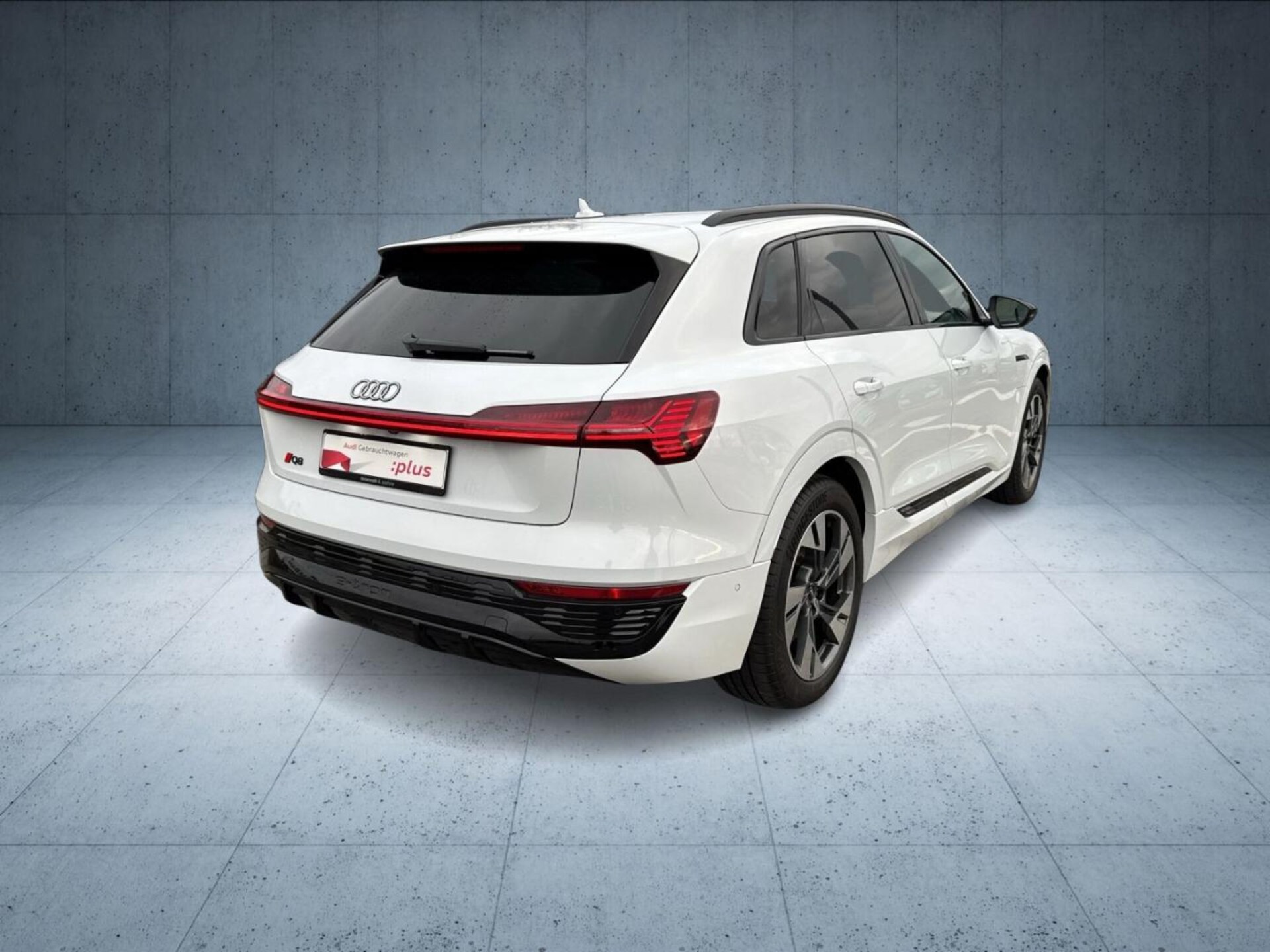 Audi Q8 e-tron S line