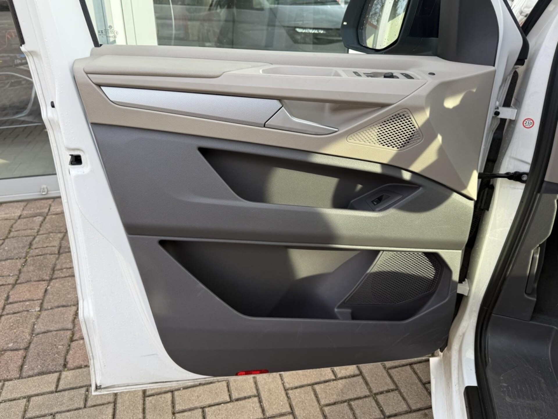 Volkswagen Multivan Basis-Modell