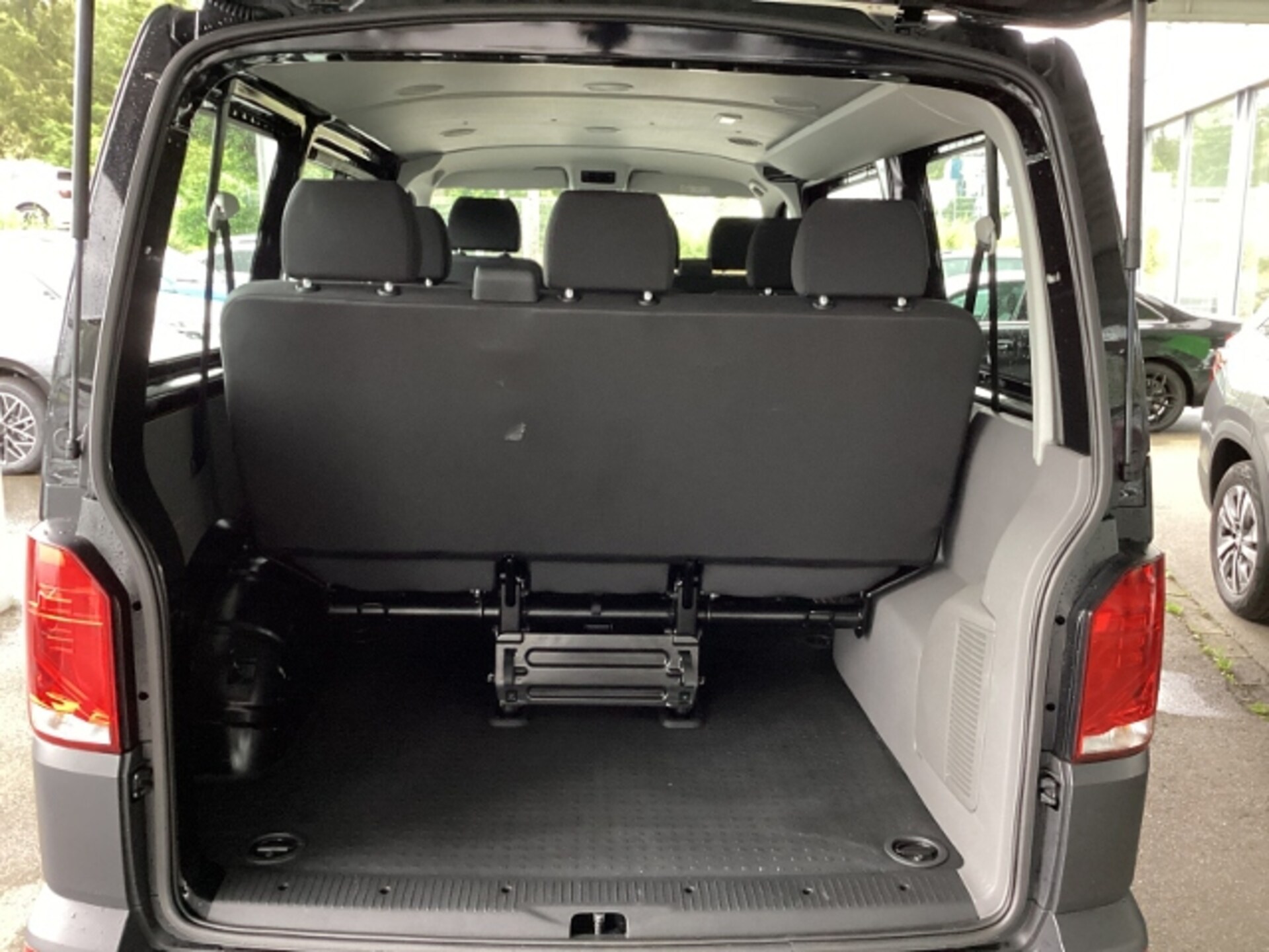 Volkswagen T6.1 Transporter Kombi kurzer Radstand