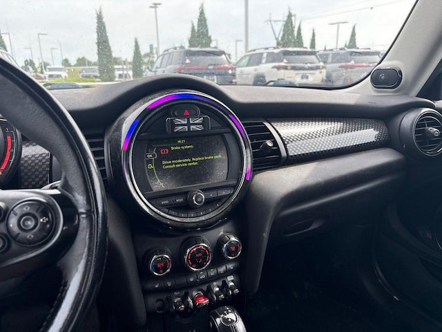 2018 MINI