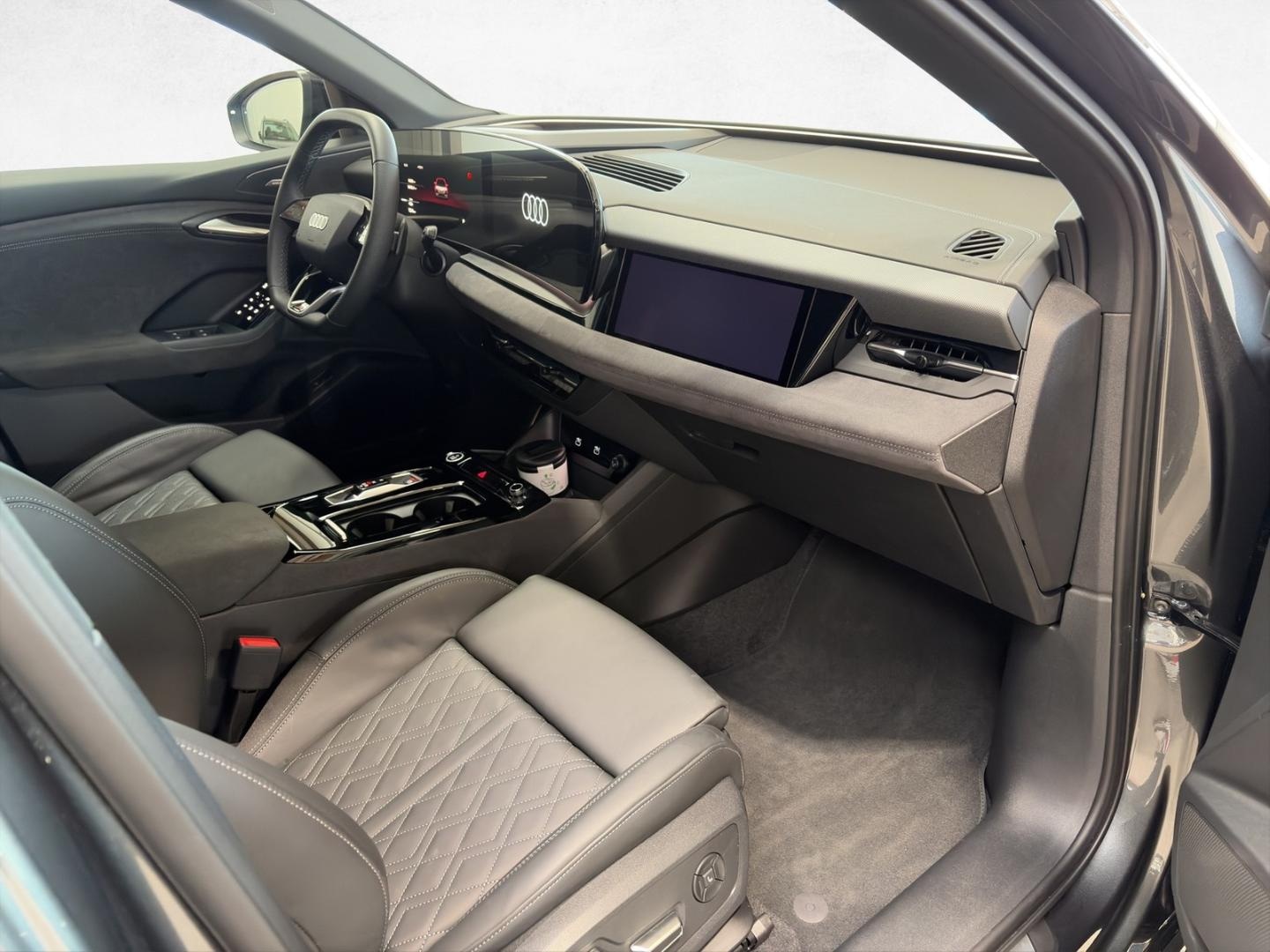 Bild über Audi Q6 SUV e-tron e-tron performance - für weitere Informationen kontaktieren Sie den Audi Partner