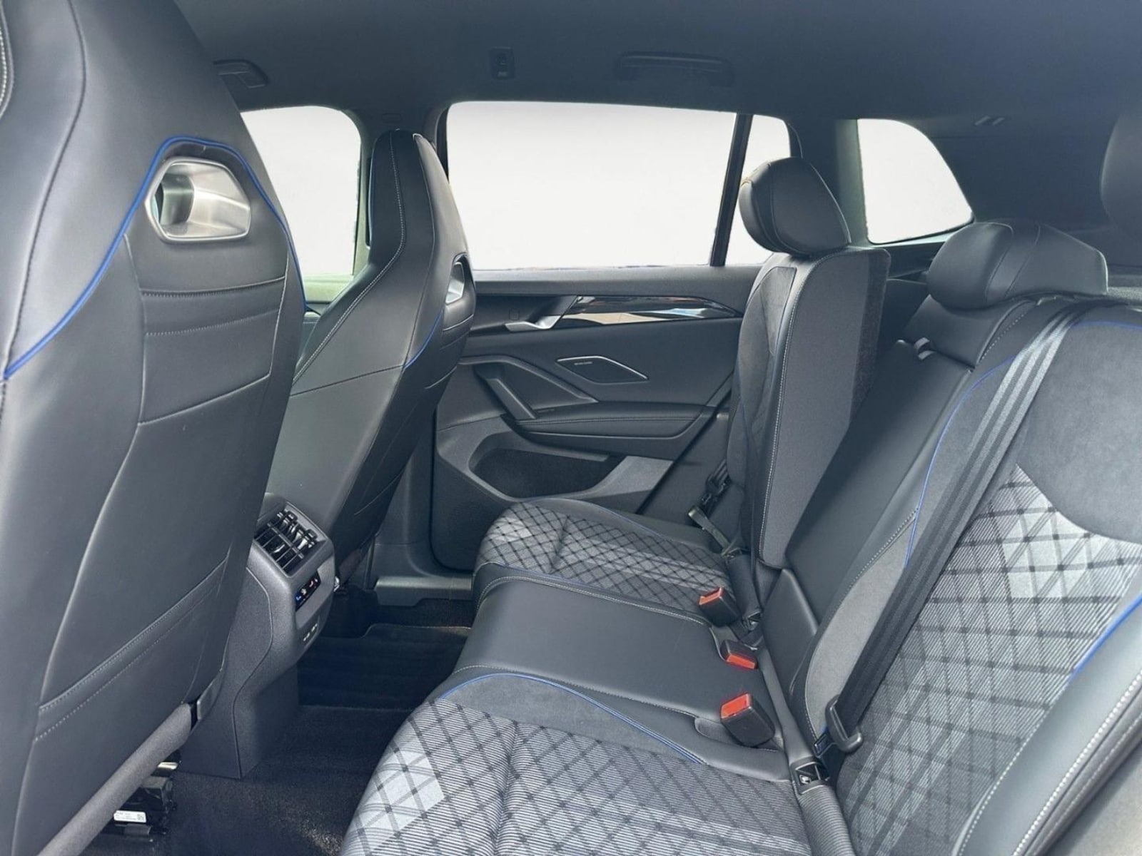 Volkswagen Tiguan – Bild 14
