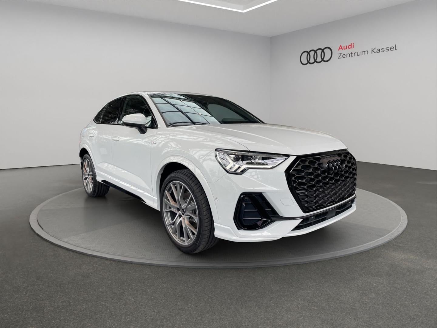 Bild über Audi Q3 Sportback S line 35 TFSI S tronic - für weitere Informationen kontaktieren Sie den Audi Partner