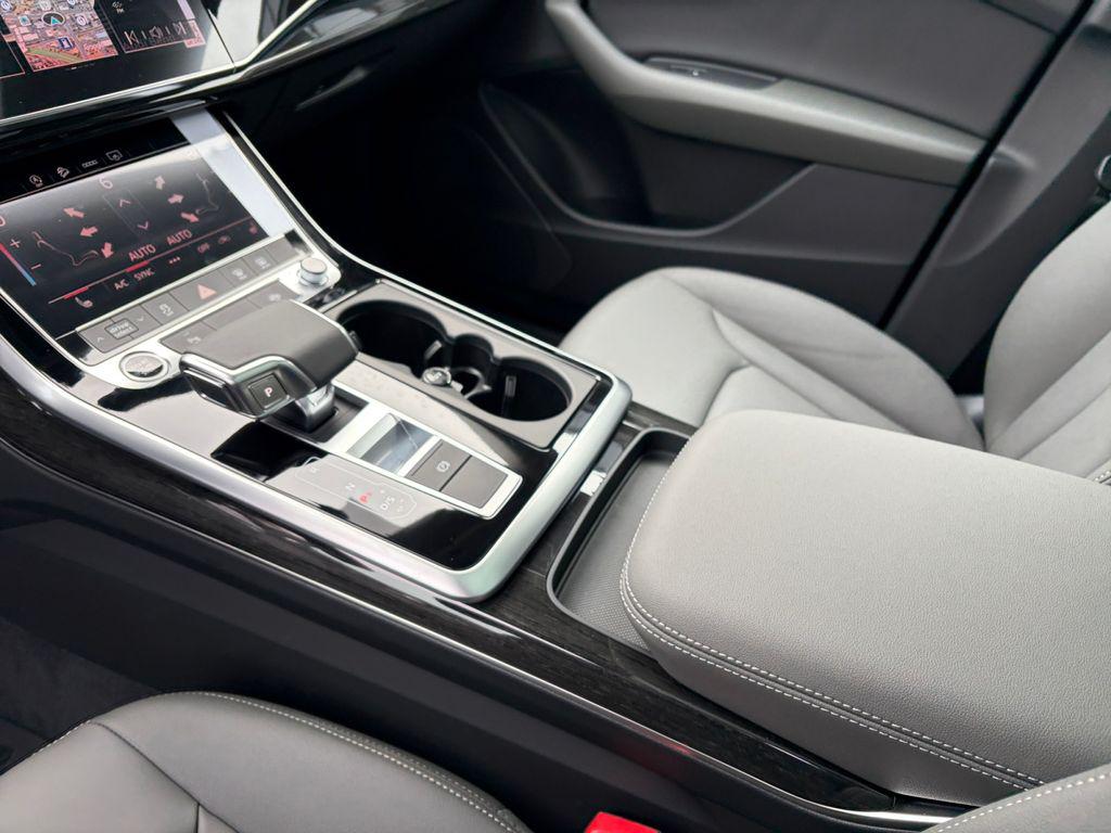 2026 Audi Q8 Premium - Photo 17