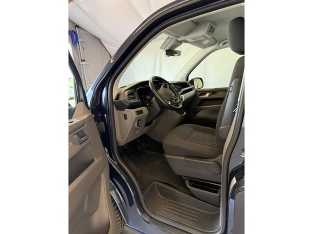Volkswagen T6.1 Caravelle larger