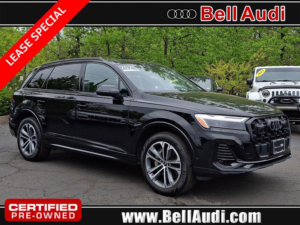 2025 Audi Q7 45 Premium quattro Tiptronic's photo