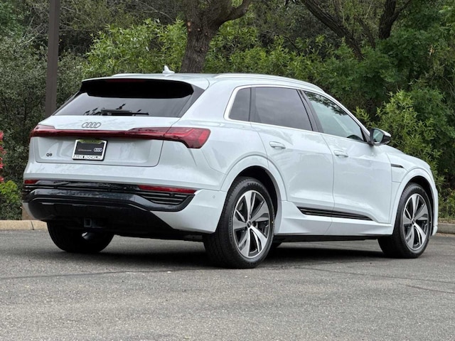 2024 Audi Q8 e-tron