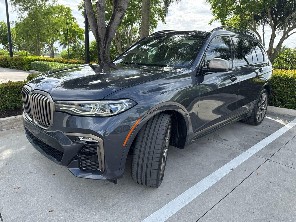 2022 BMW X7 M50i's photo