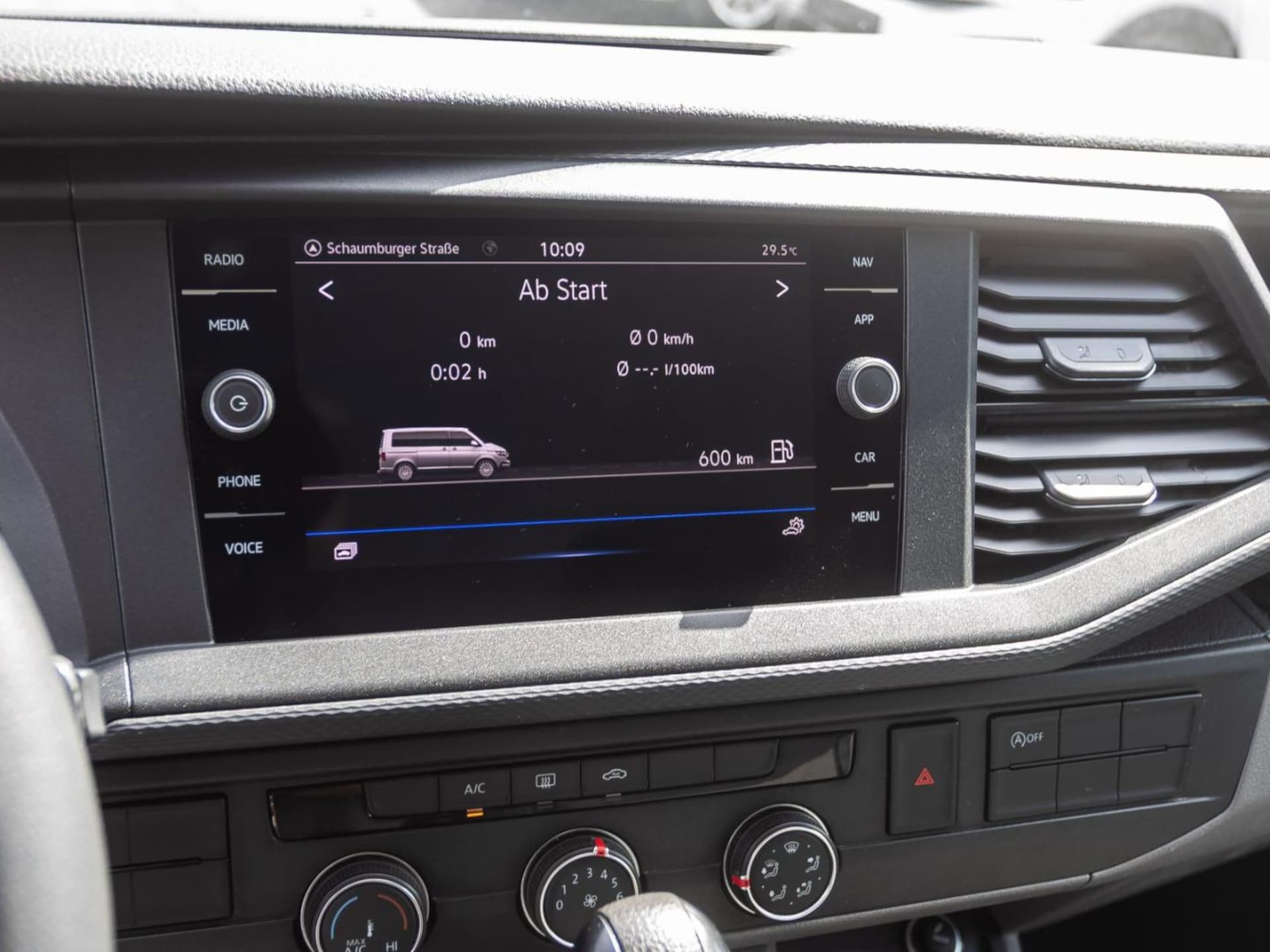 Volkswagen T6.1 Transporter Kombi langer Radstand