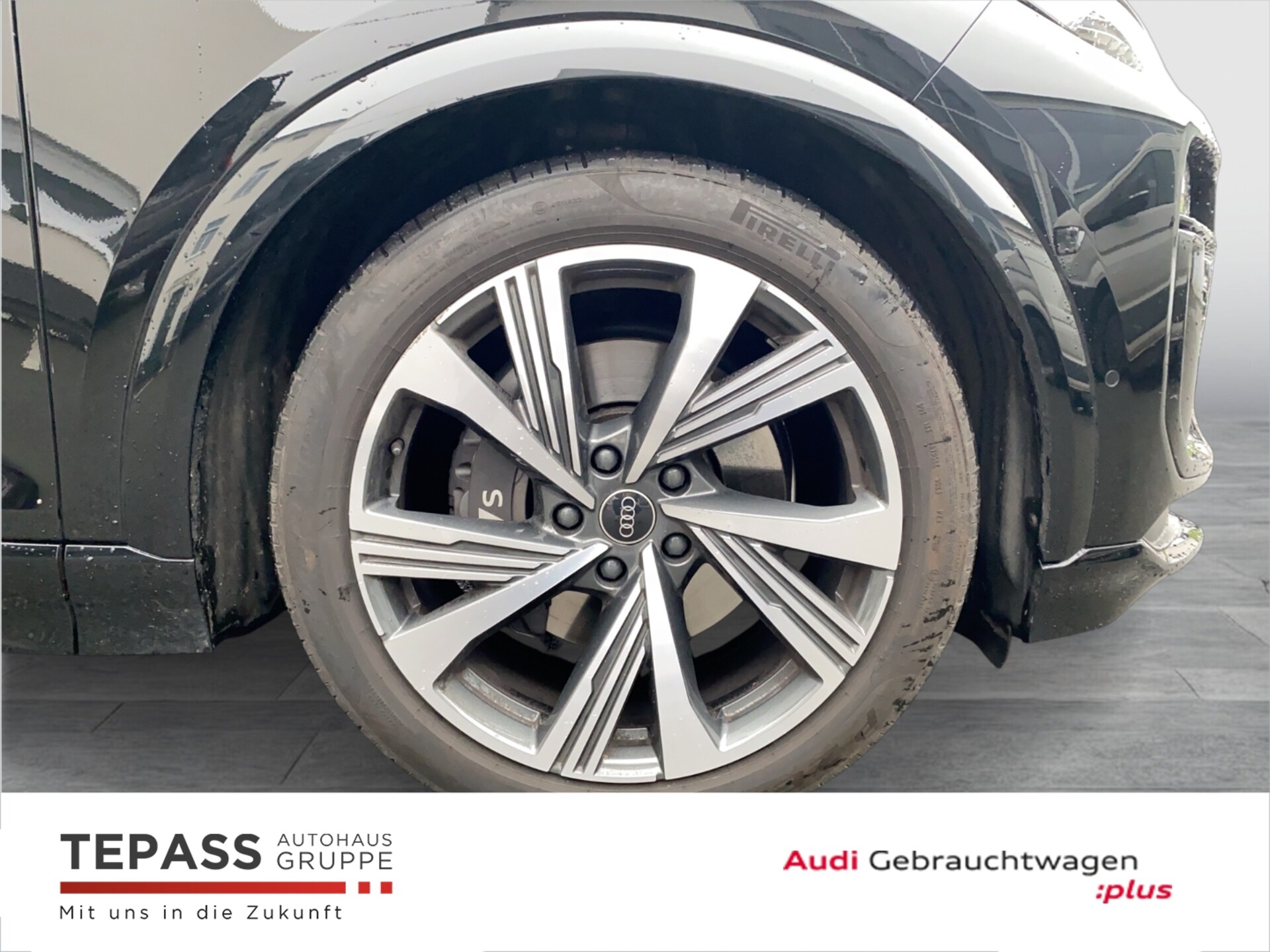 Audi SQ6 SUV e-tron