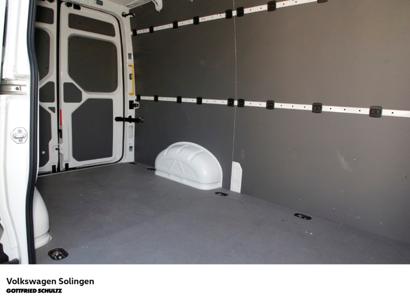 Volkswagen Crafter Kasten mittlerer Radstand – Bild 6