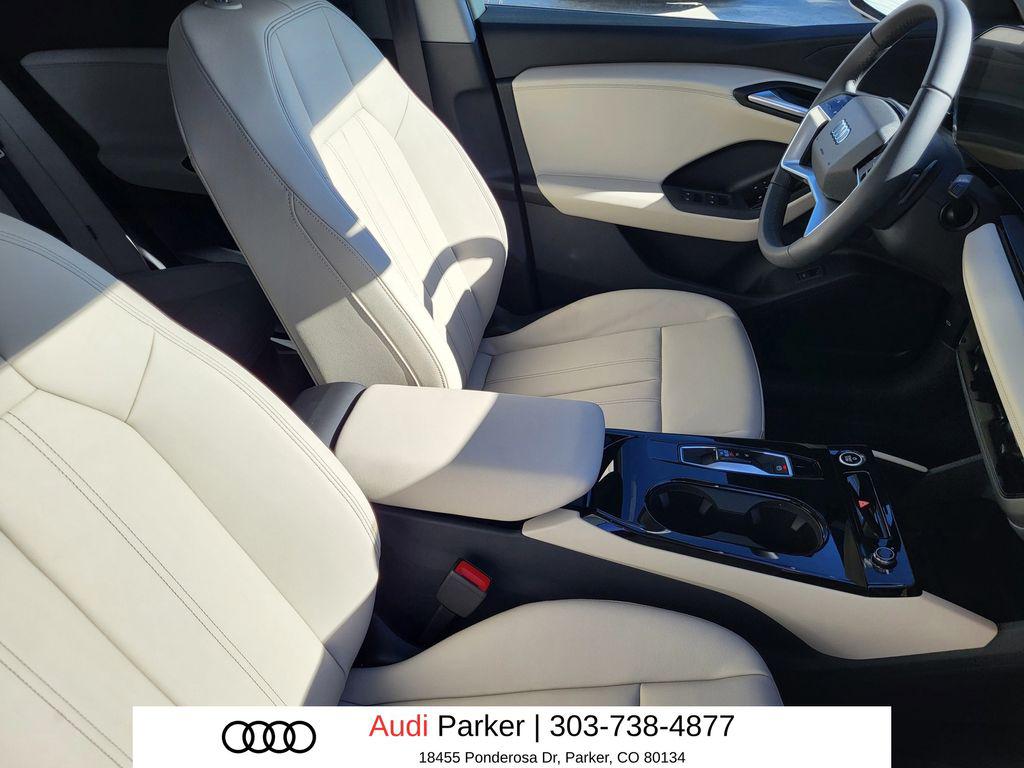 2025 Audi Q6 e-tron Premium - Photo 12
