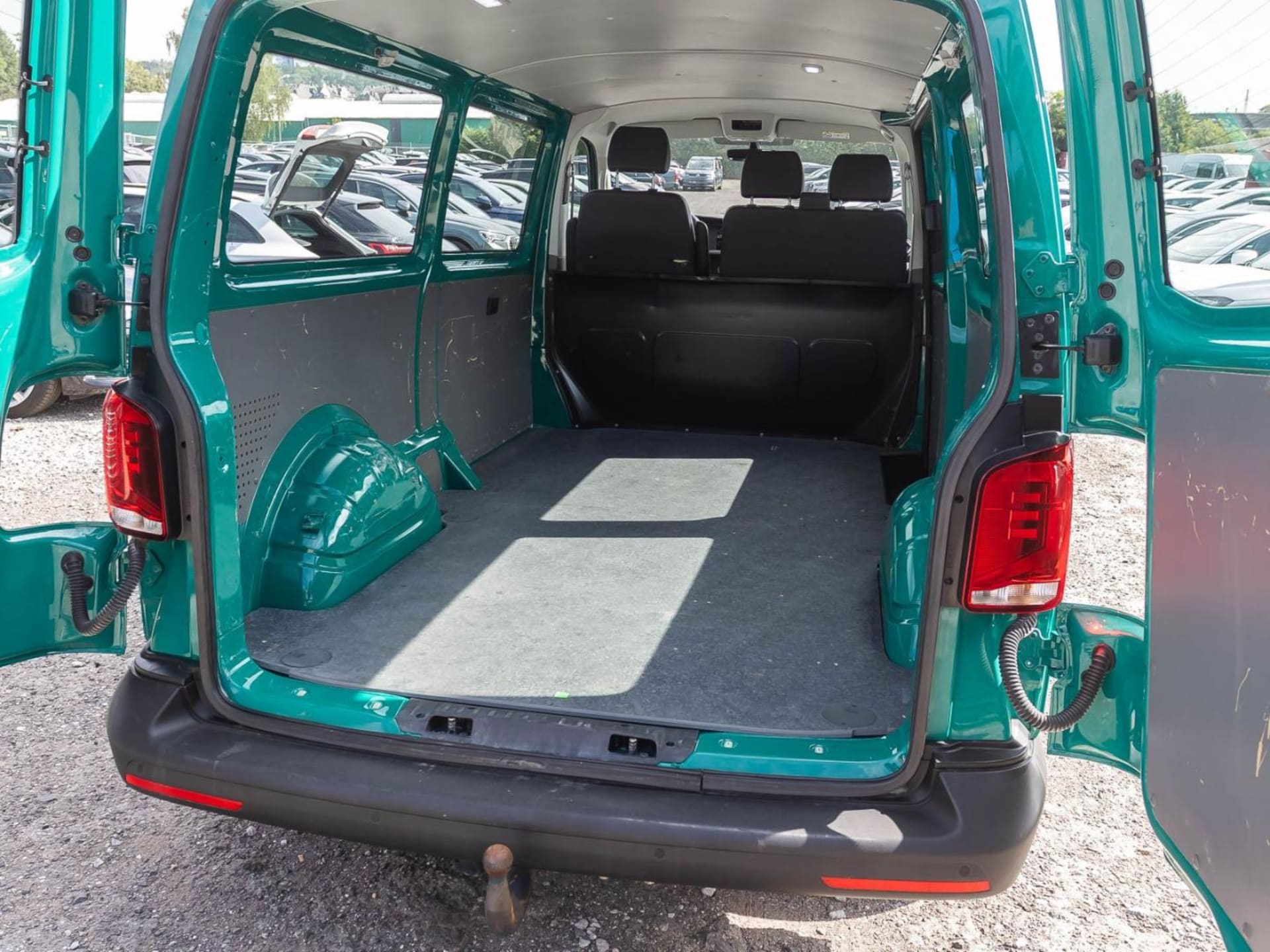 Volkswagen T6.1 Transporter Kombi langer Radstand