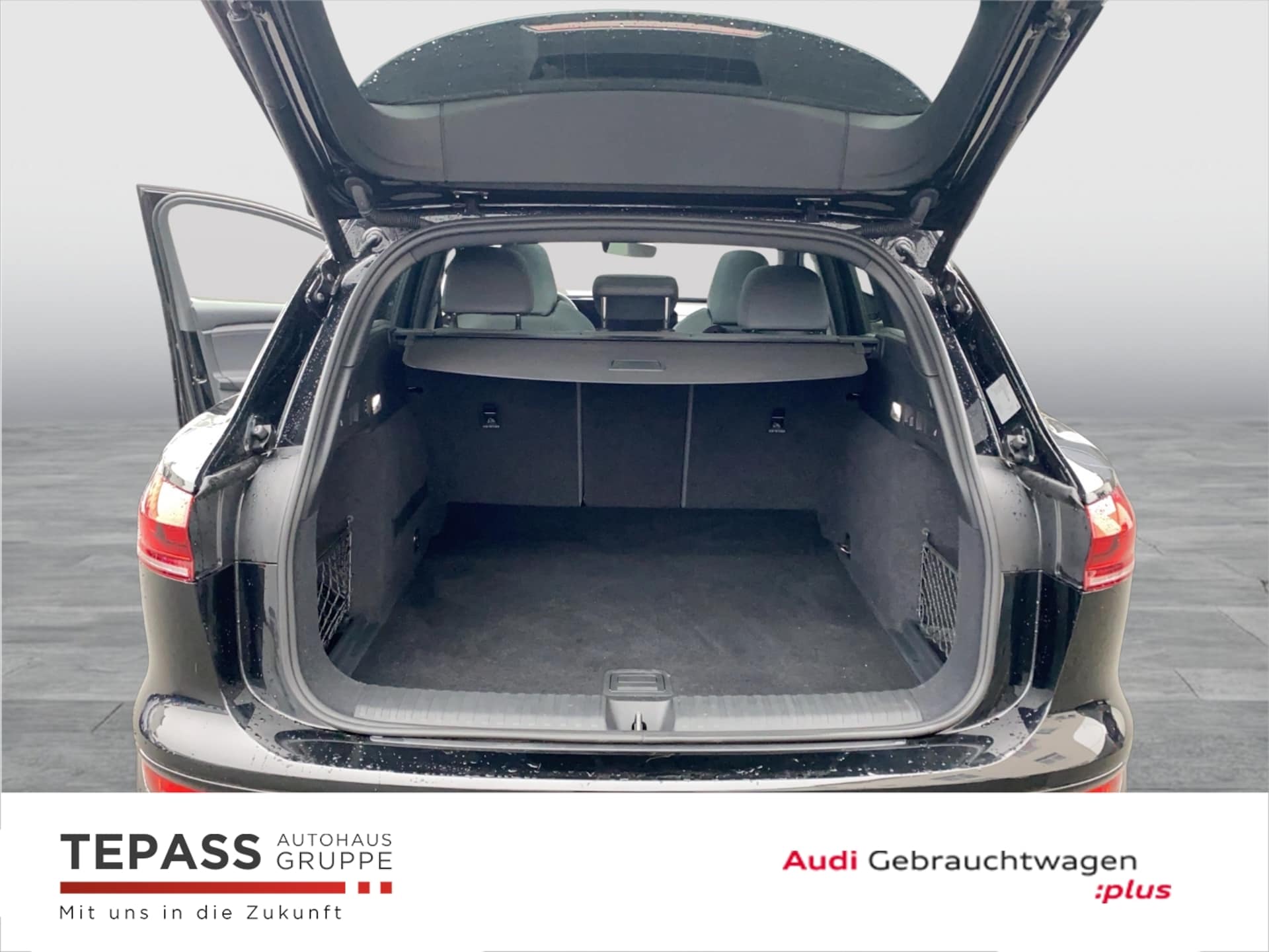 Audi SQ6 SUV e-tron