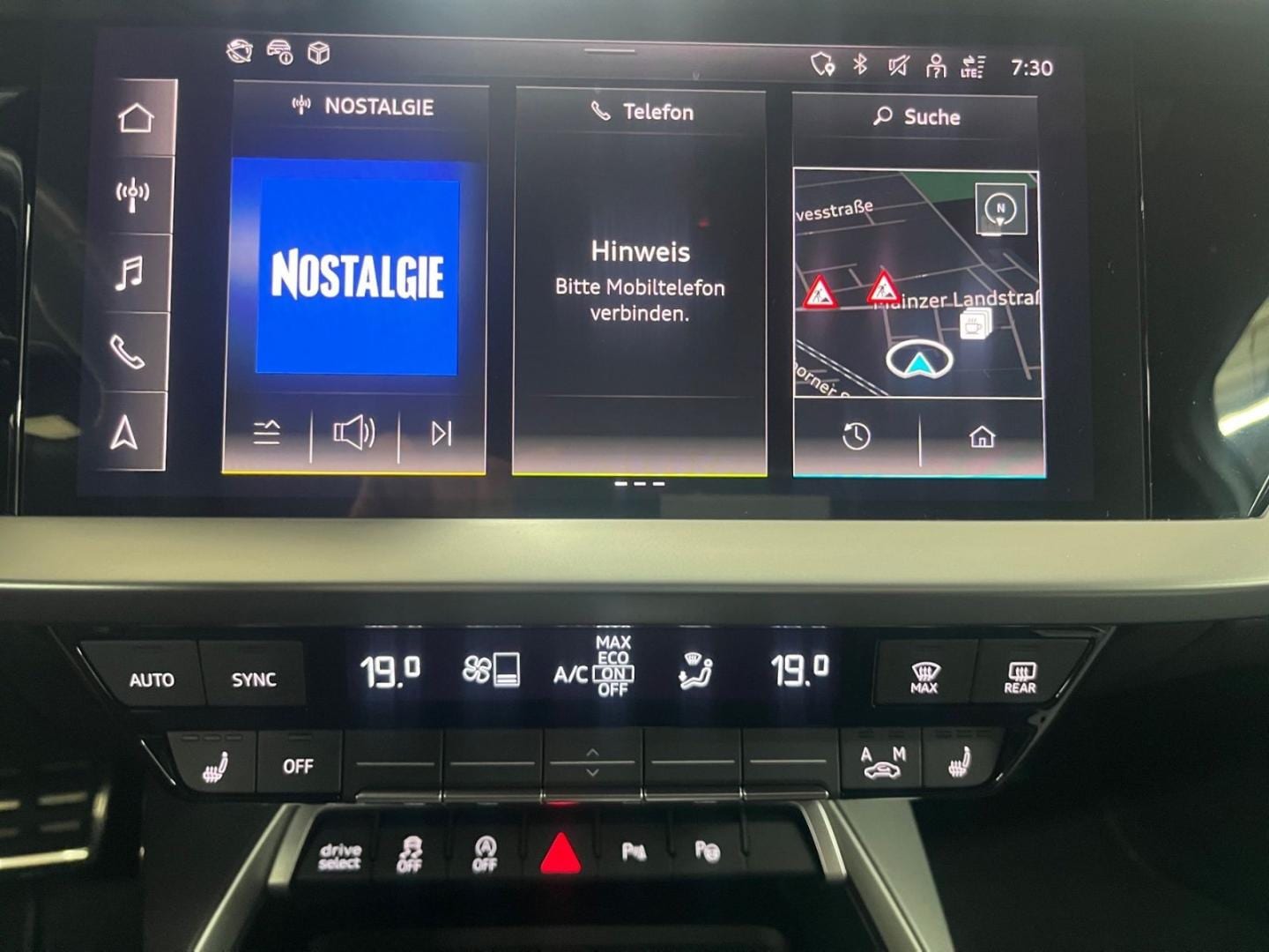 Bild über Audi S3 Limousine TFSI quattro S tronic - für weitere Informationen kontaktieren Sie den Audi Partner