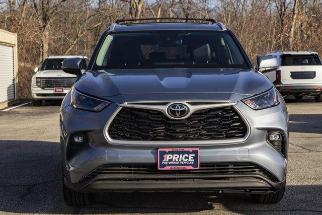 2022 TOYOTA HIGHLANDER - Image 2