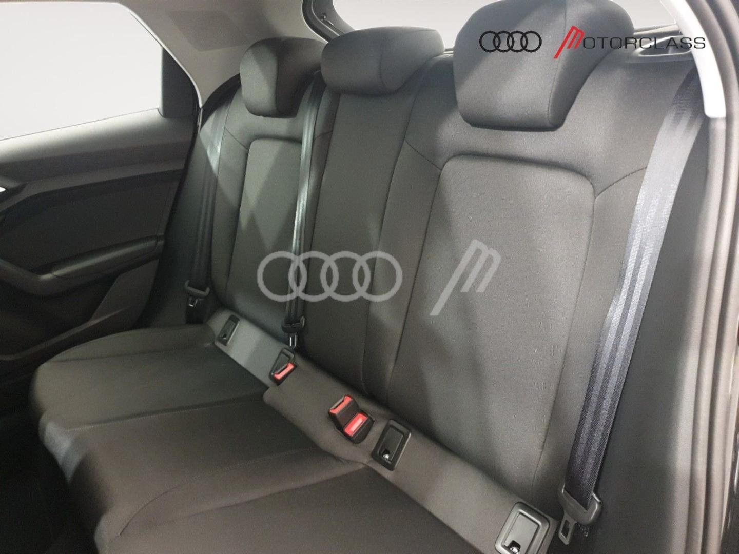 Immagine di Audi A1 allstreet Identity Contrast 30 TFSI 85 kW (116 CV) 6-marce - Vista: for more details contact your dealer