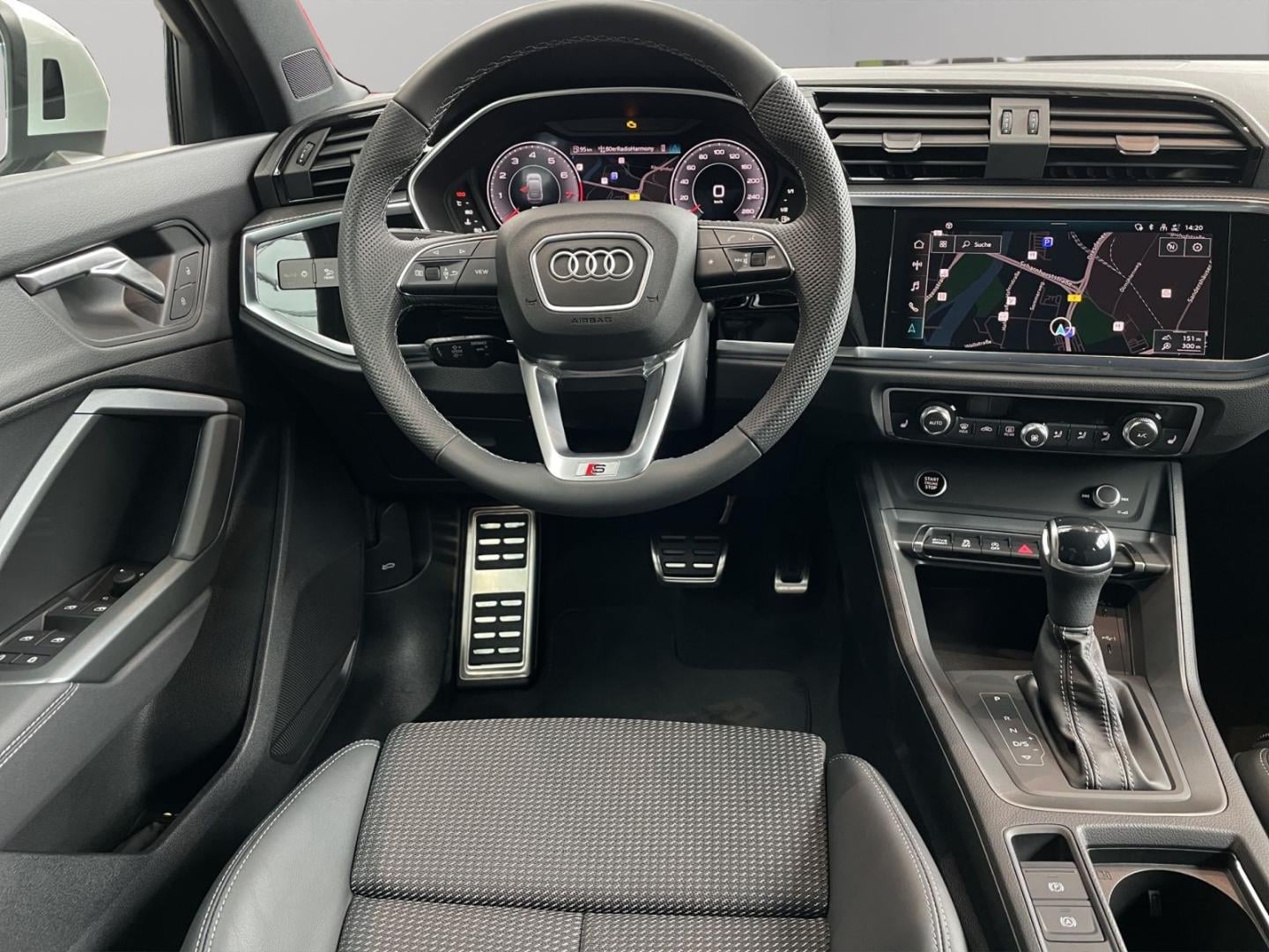 Bild über Audi Q3 Sportback S line 35 TFSI S tronic - für weitere Informationen kontaktieren Sie den Audi Partner