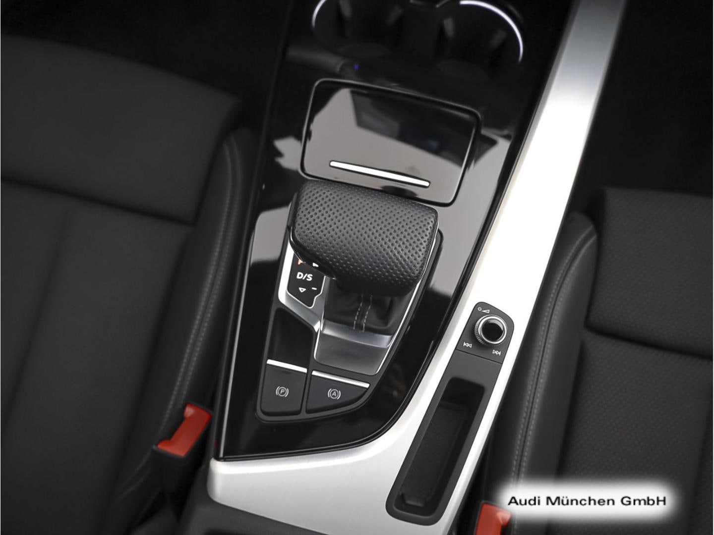 Bild über Audi A4 Avant S line 40 TFSI quattro S tronic - für weitere Informationen kontaktieren Sie den Audi Partner